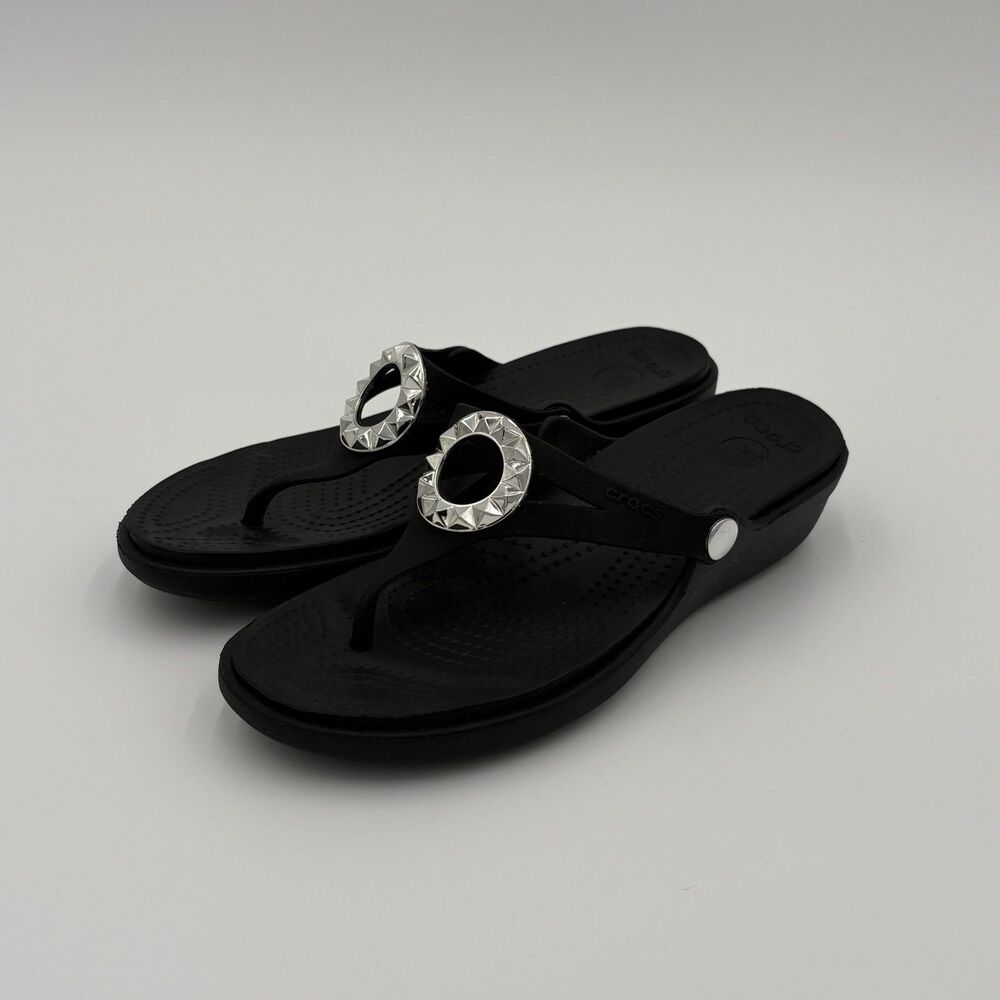 Crocs Sanrah Matte Beveled Wedge Flip Sandal Women's Size 9 Black Outdoor Summer